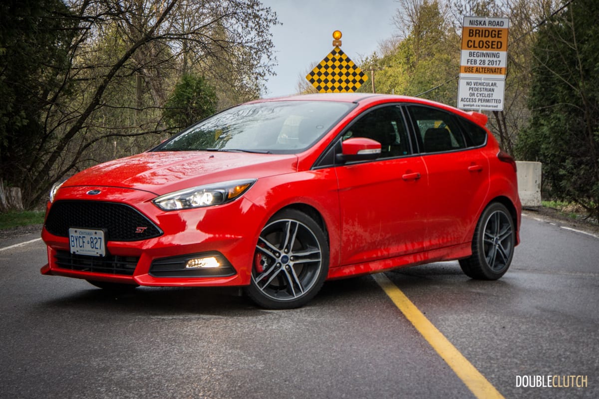 2017 Ford Focus ST | DoubleClutch.ca