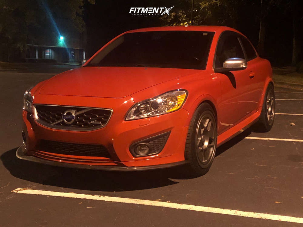 2012 Volvo C30 T5 with 19x8.5 Fifteen52 R43 and Accelera 225x45 on Stock  Suspension | 772759 | Fitment Industries