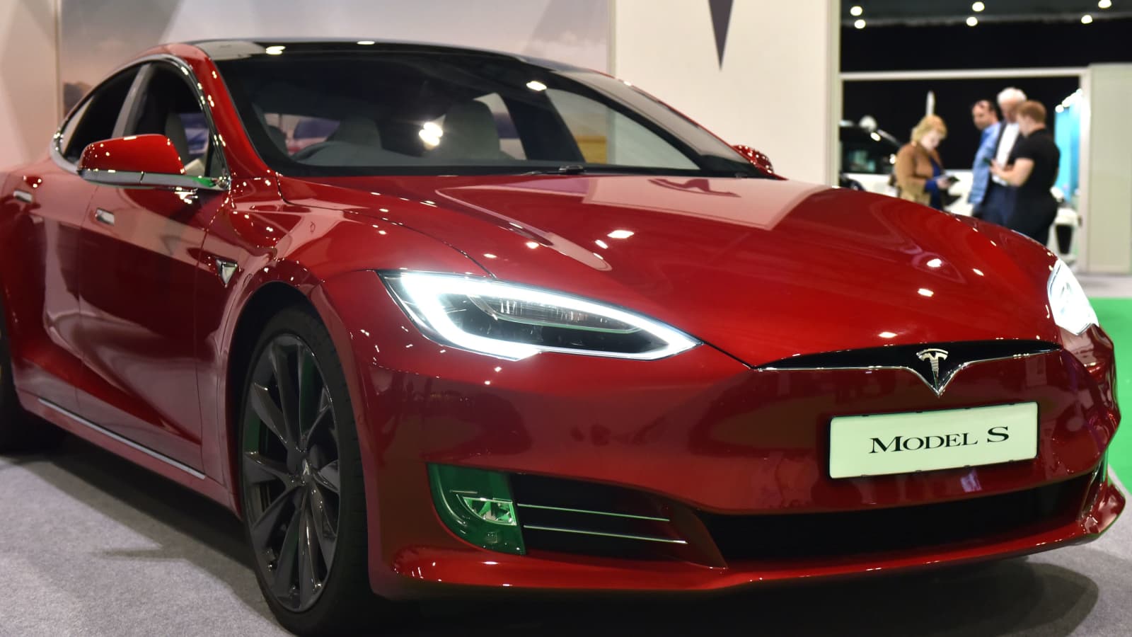 Tesla cuts price of 2020 Model S Long Range Plus, says range improved