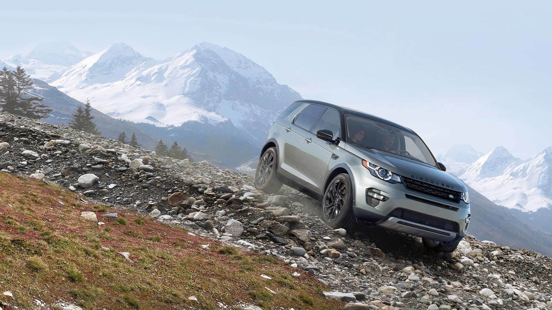 Luxury Drives Off-Roads in the 2019 Land Rover Discovery Sport | Land Rover  St. Louis