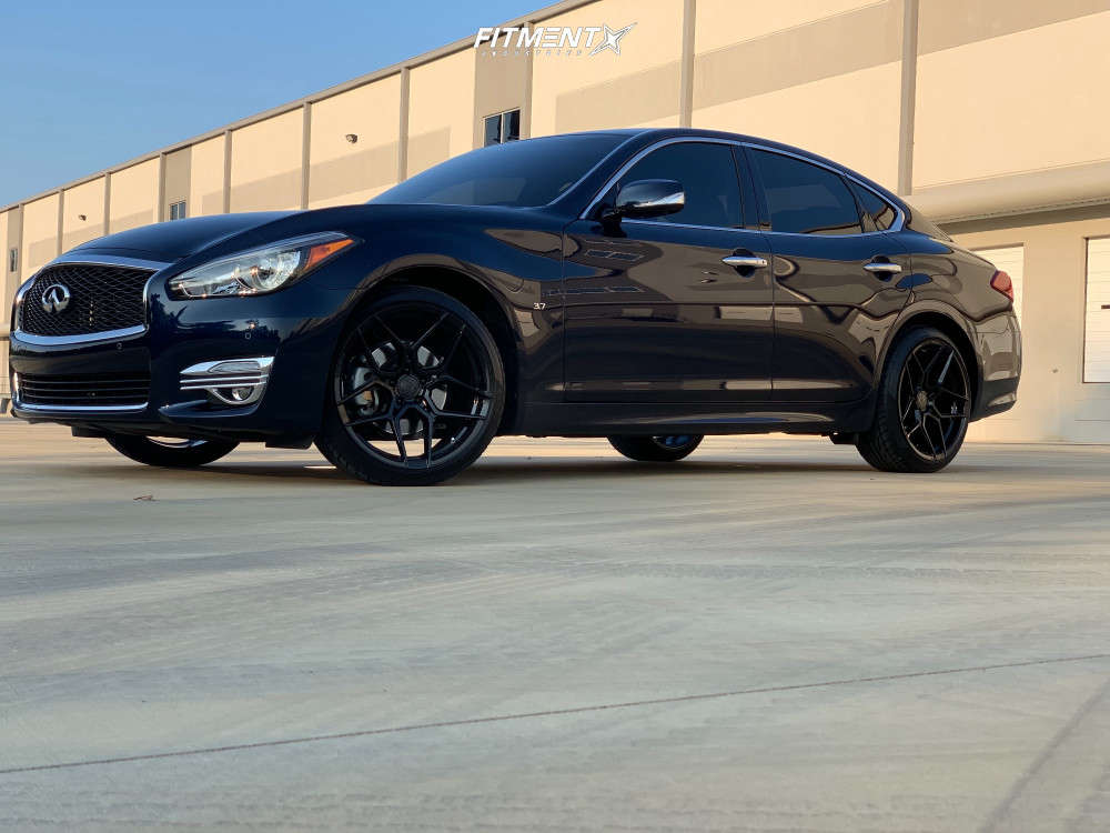 2019 INFINITI Q70 Luxe with 20x10 Rohana Rfx11 and Ohtsu 255x35 on Stock  Suspension | 781623 | Fitment Industries