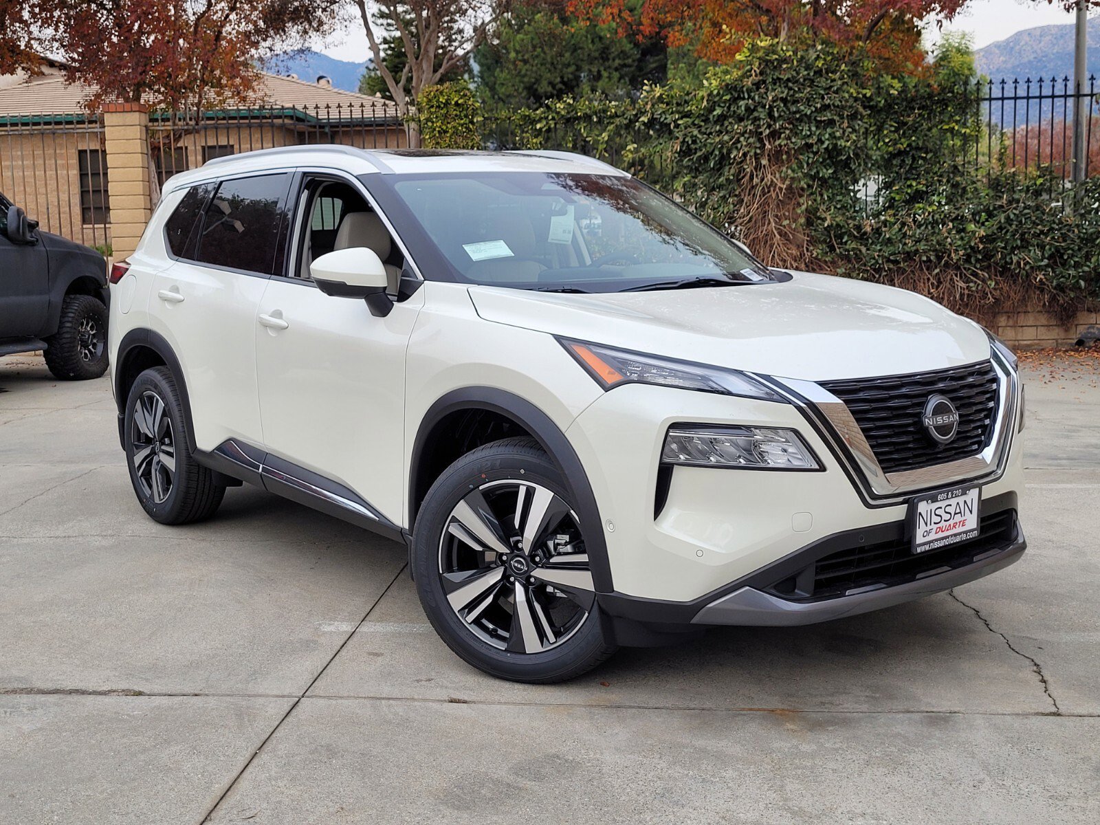 New 2023 Nissan Rogue SL Crossover in Duarte #PW407154 | Nissan of Duarte
