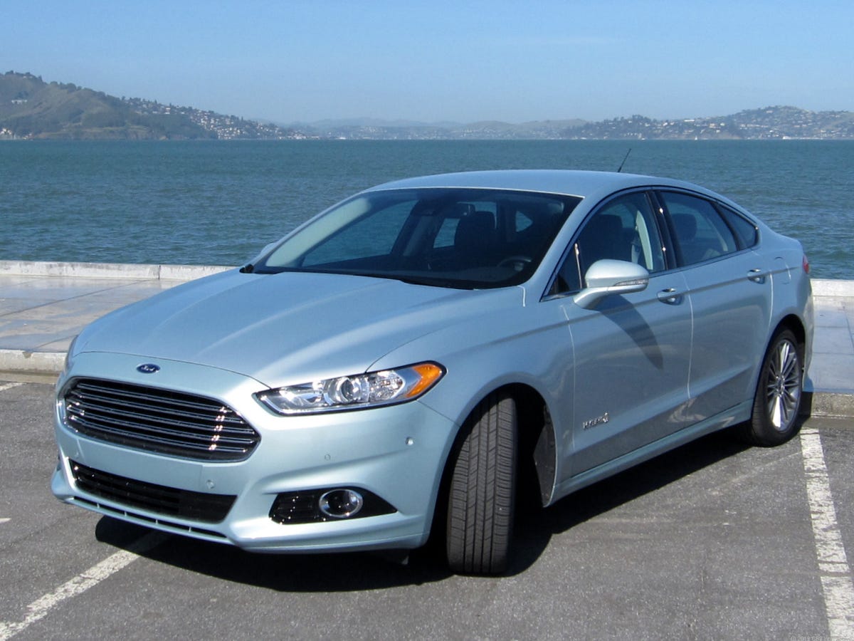 2013 Ford Fusion Hybrid review: Ford puts its best tech forward in midsize  sedan - CNET