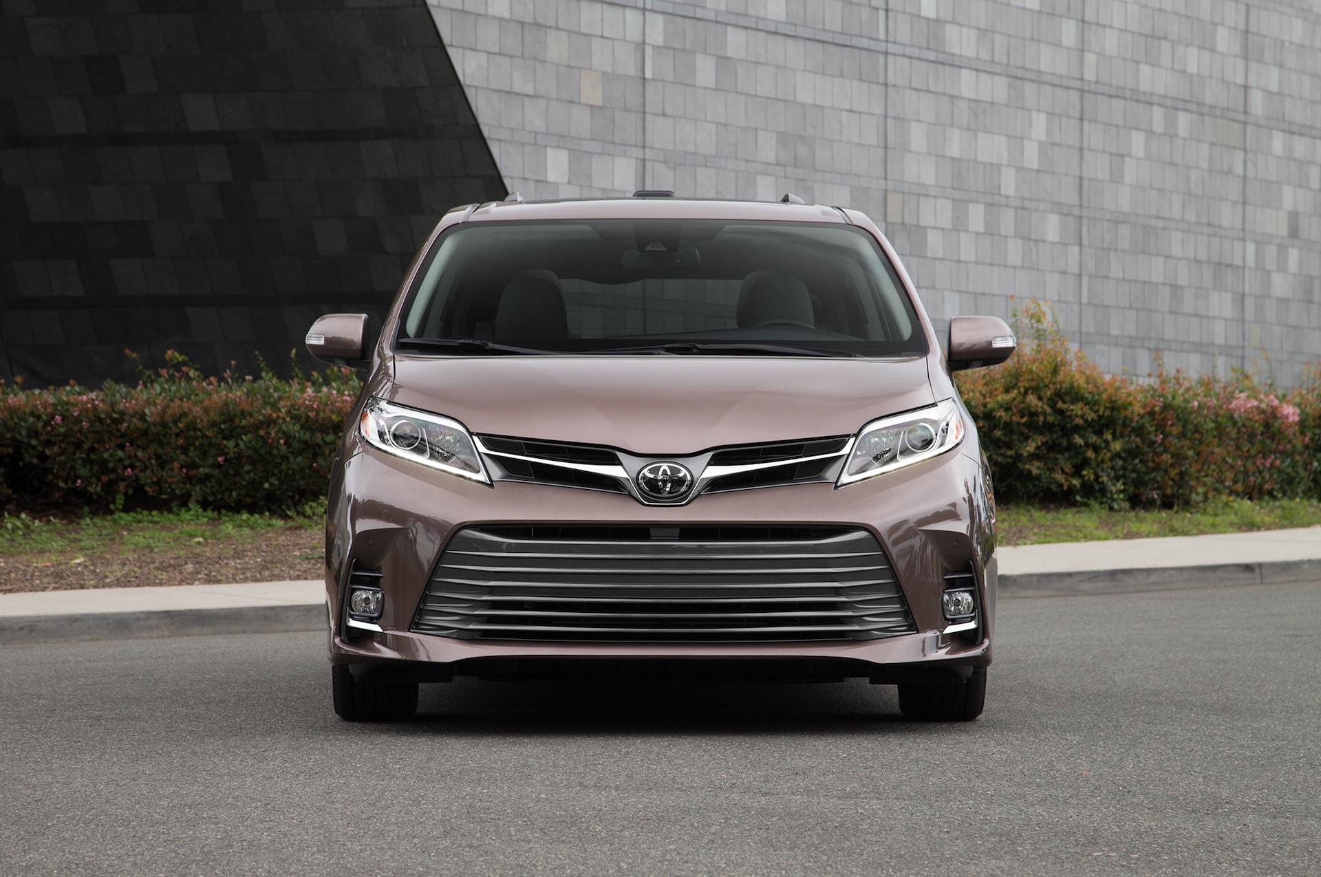 2018 Toyota Sienna Limited Interior Review