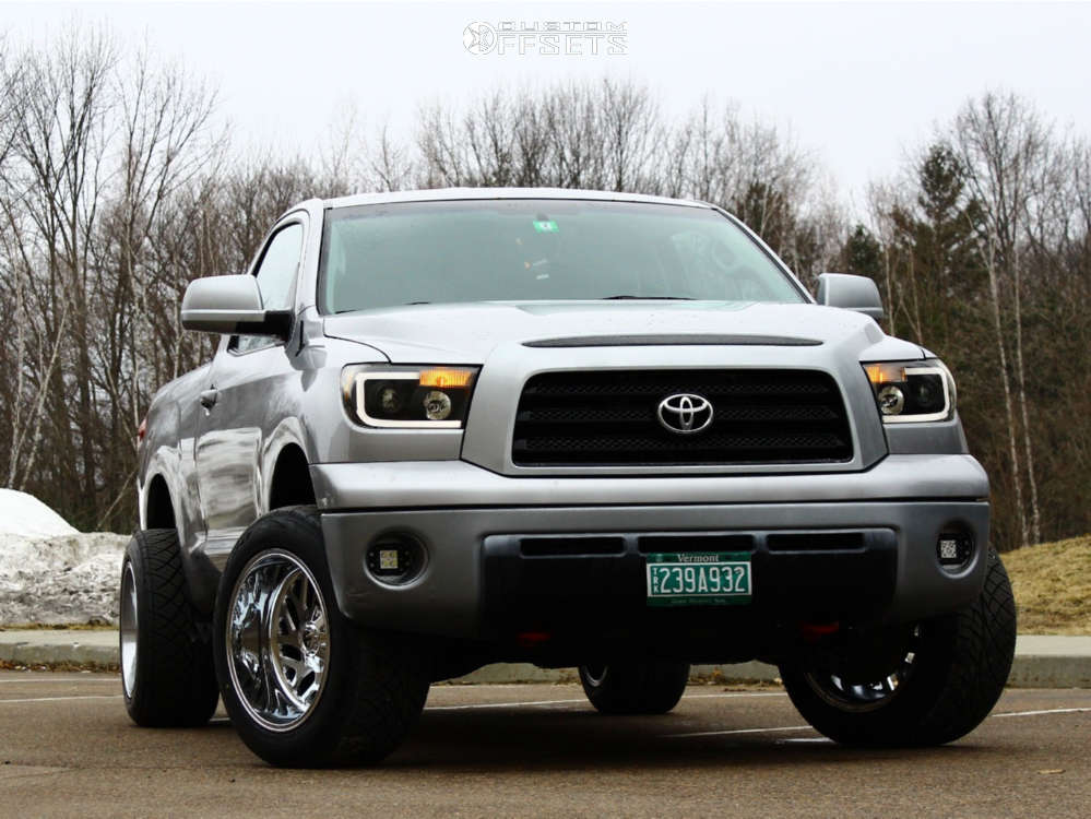 2007 Toyota Tundra with 20x12 -43 Fuel Triton and 305/50R20 Nitto NT420V  and Leveling Kit | Custom Offsets
