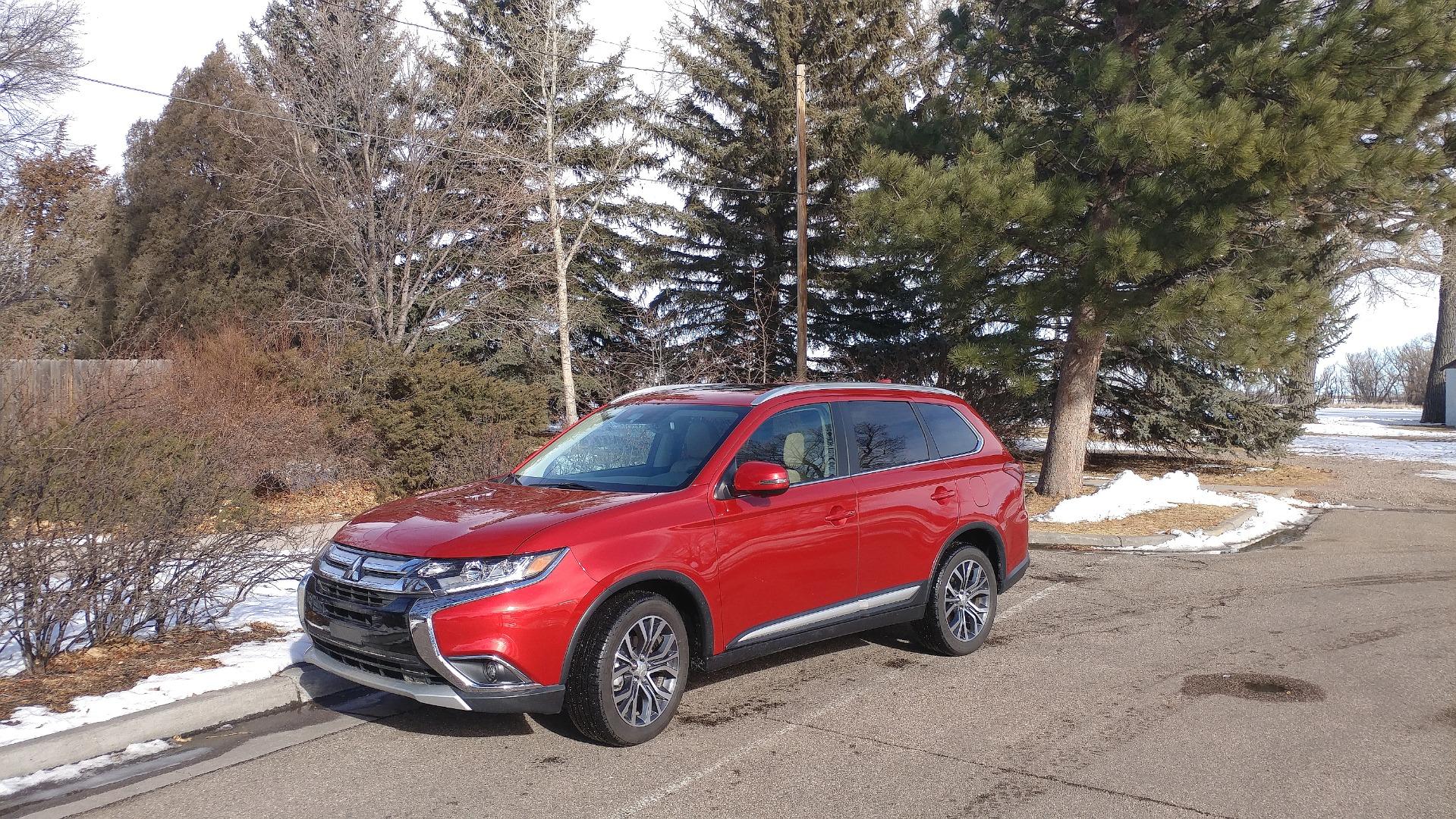 Review: 2018 Mitsubishi Outlander is a budget-minded 3-row that doesn't  cheap out