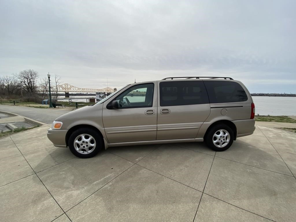 524 - 2002 Oldsmobile Silhouette Minivan | Live and Online Auctions on  HiBid.com