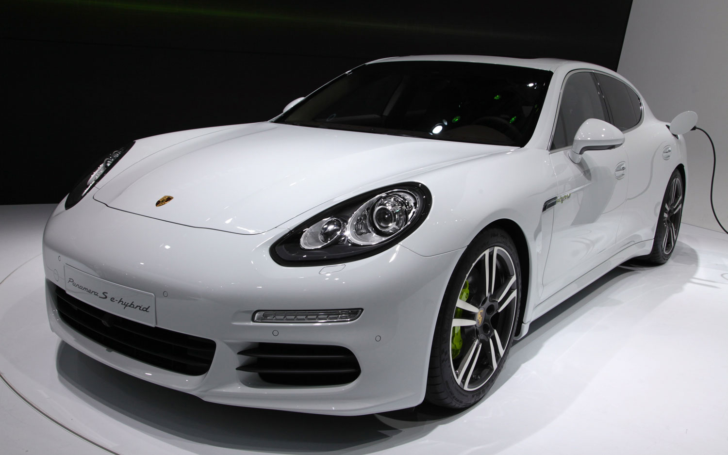 2014 Porsche Panamera Adds Long-Wheelbase, Plug-In Hybrid Variants