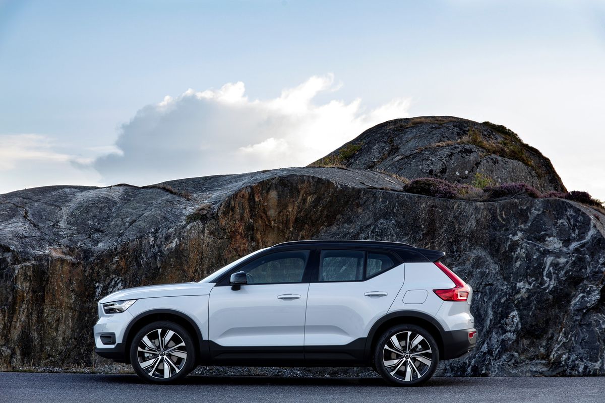 Volvo XC40 Recharge Electric SUV Review: Fast but With Troubling Tech -  Bloomberg