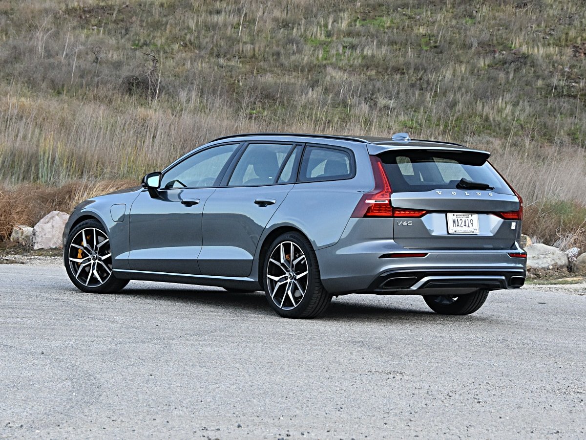 Video Review: 2020 Volvo V60 Hybrid Plug-in Expert Test Drive - CarGurus