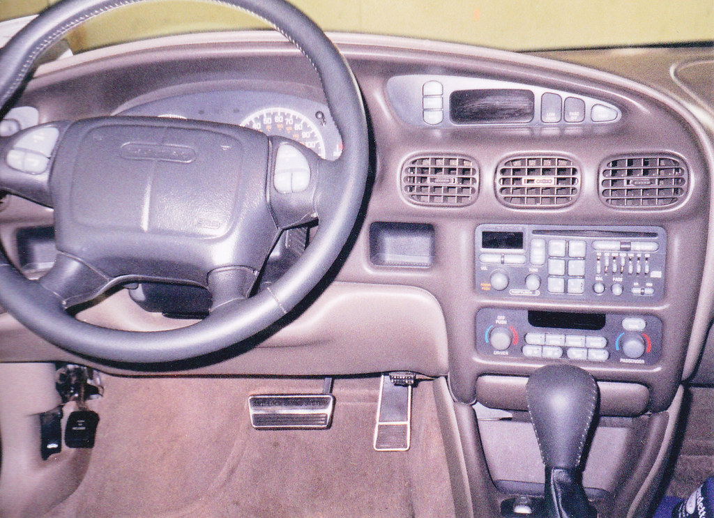 2000 Pontiac Grand Prix GT interior - dash | Well appointed … | Flickr
