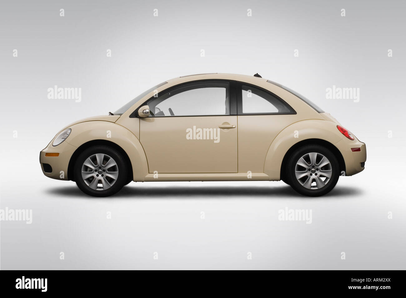 2008 Volkswagen New Beetle S in Beige - Drivers Side Profile Stock Photo -  Alamy