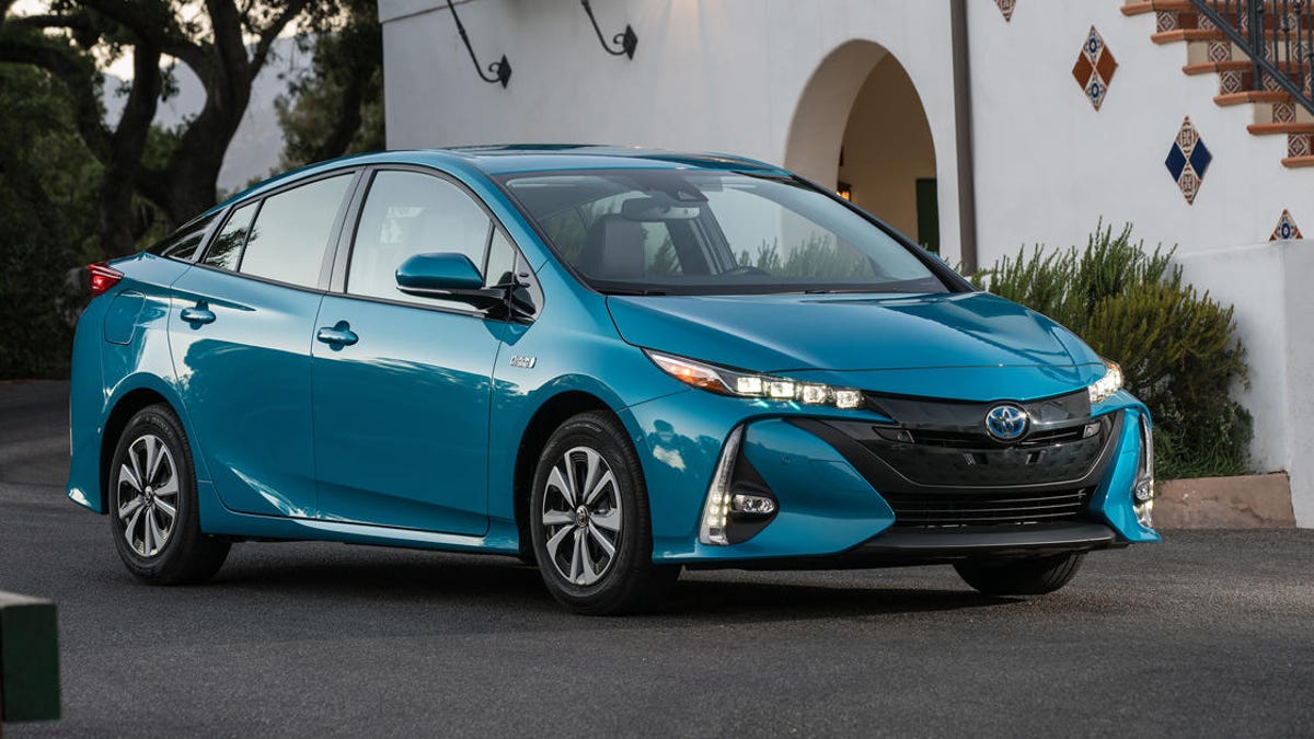 2020 Toyota Prius Prime picks up Apple CarPlay and a fifth seat - CNET