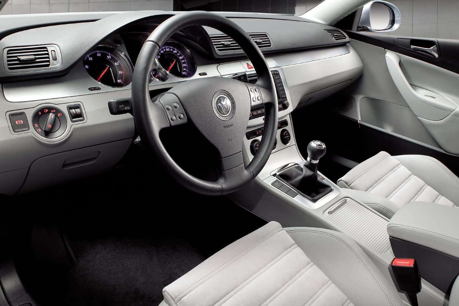 2006 Volkswagen Passat Interior Photos | CarBuzz