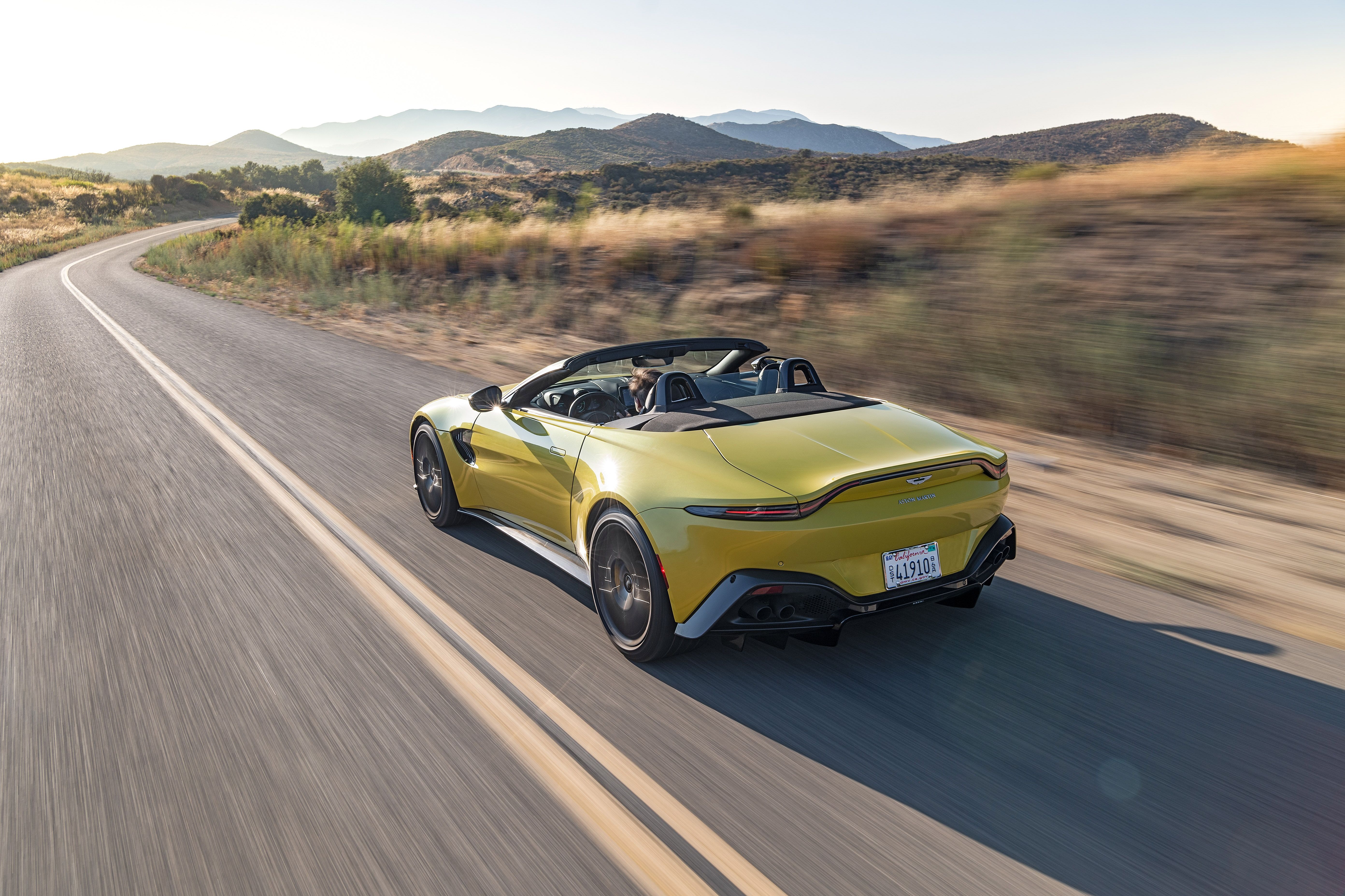 2021 Aston Martin Vantage Roadster Cannot Be Ignored