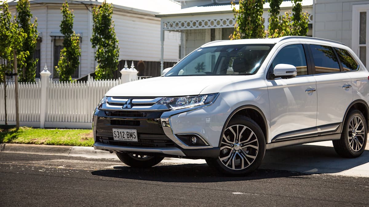2017 Mitsubishi Outlander Exceed petrol review - Drive