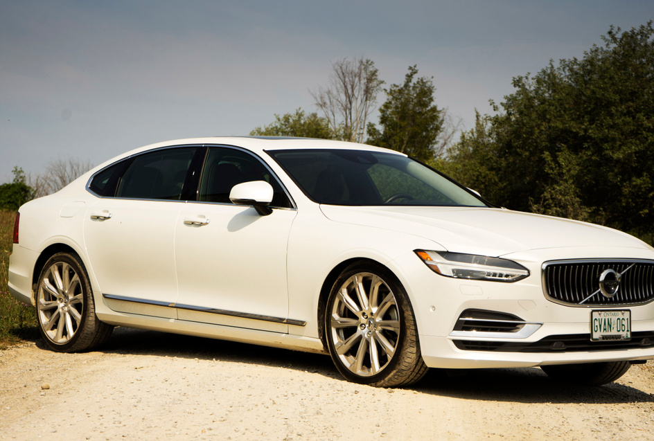Review: 2018 Volvo S90 T8 Plug-in Hybrid