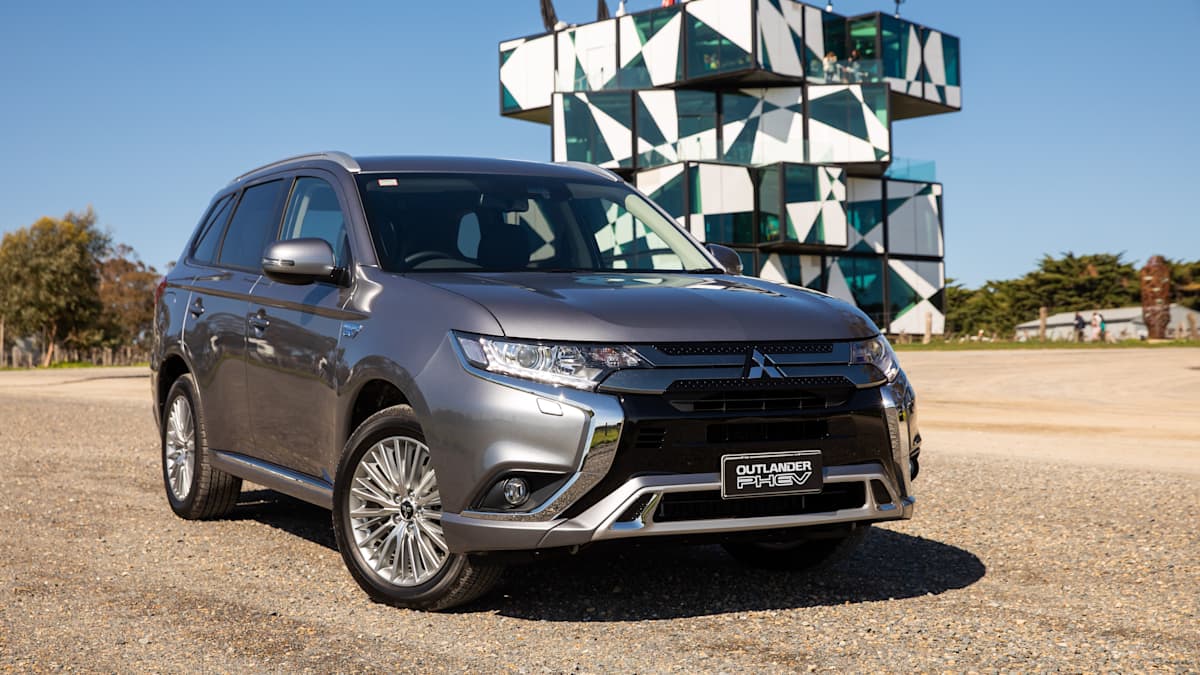 2019 Mitsubishi Outlander PHEV pricing and specs - Drive