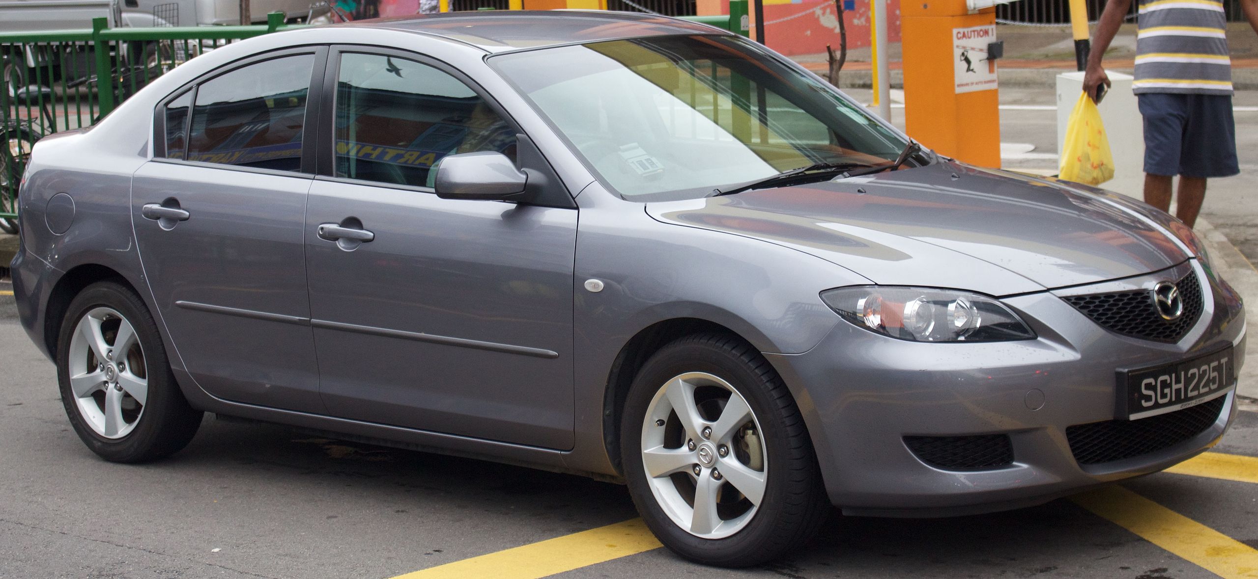 File:2006 Mazda 3 (BK) 1.6 Luxury sedan (2016-01-03) 01.jpg - Wikipedia