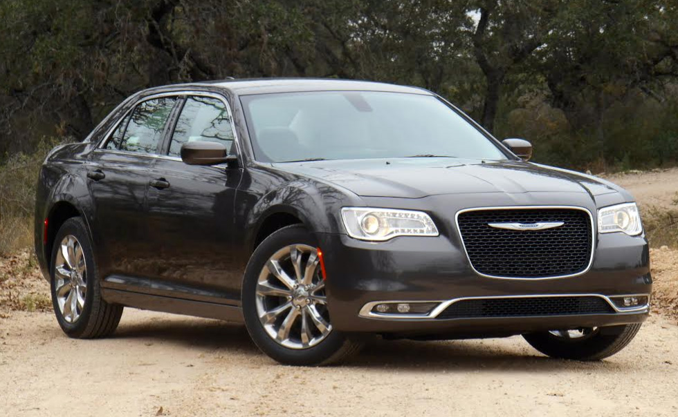 2015 Chrysler 300 First Spin: The Big Car Refined | The Daily Drive |  Consumer Guide® The Daily Drive | Consumer Guide®