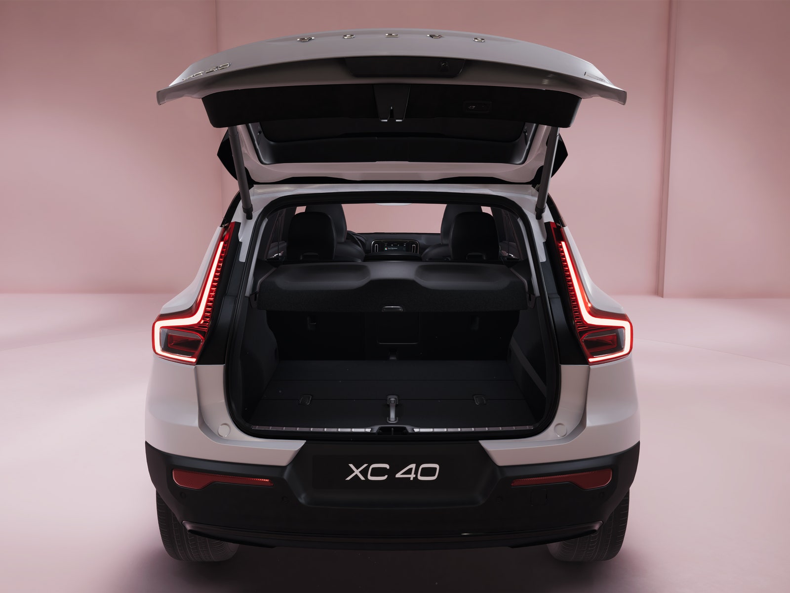 2022 Volvo XC40 Recharge Pure Electric Review: A Compact SUV With a Few  Surprises | WIRED