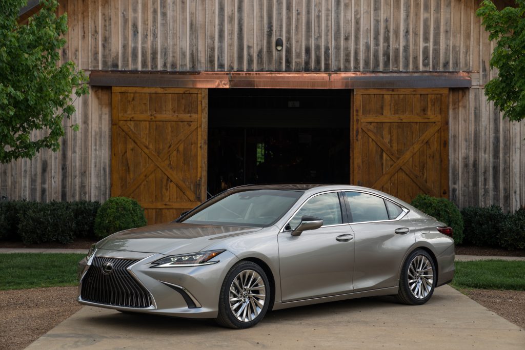 2020 Lexus ES 300h new car review | Driving the Nation