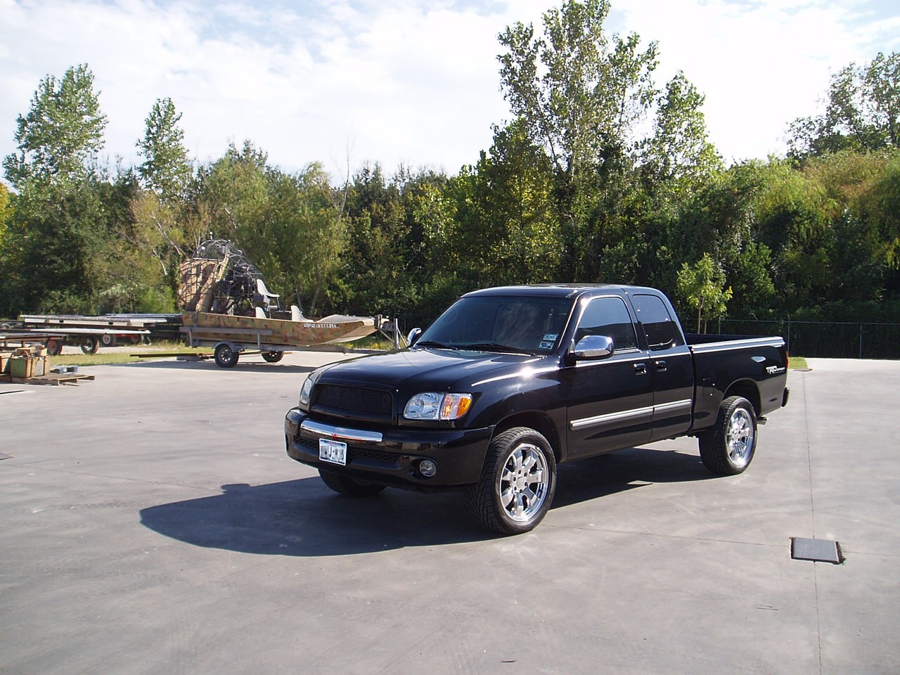 File:2003 Custom Toyota Tundra Access Cab Black.jpg - Wikipedia