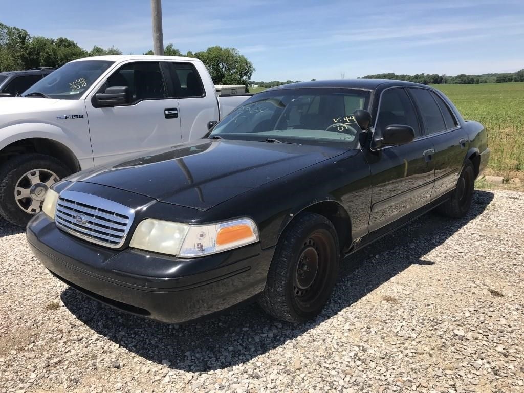 2000 Ford Crown Victoria Police Interceptor | Graber Auctions
