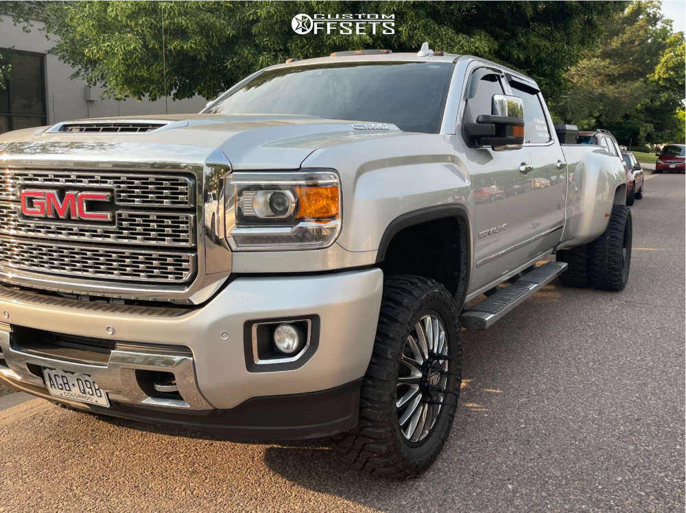 2018 GMC Sierra 3500 HD with 22x8.5 Cali Offroad Summit and 35/12.5R22  Federal Xplora M/t and Suspension Lift 3.5" | Custom Offsets