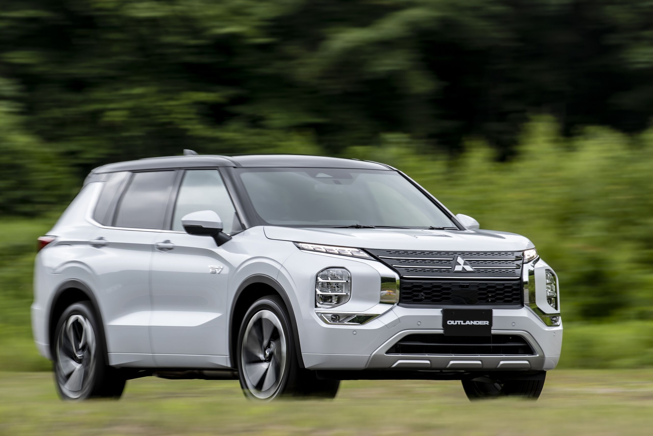 The 2023 Mitsubishi Outlander PHEV is a much-improved hybrid SUV | Ars  Technica
