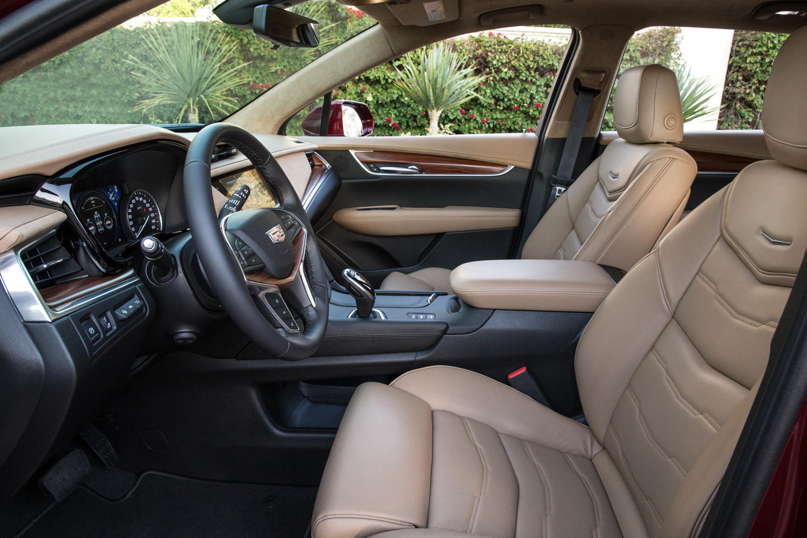 2018 Cadillac XT5 Interior Photos | CarBuzz