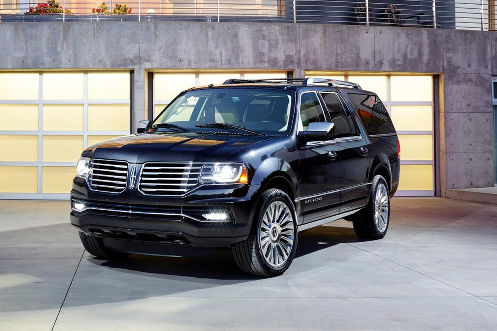 2017 Lincoln Navigator L: Review, Trims, Specs, Price, New Interior  Features, Exterior Design, and Specifications | CarBuzz