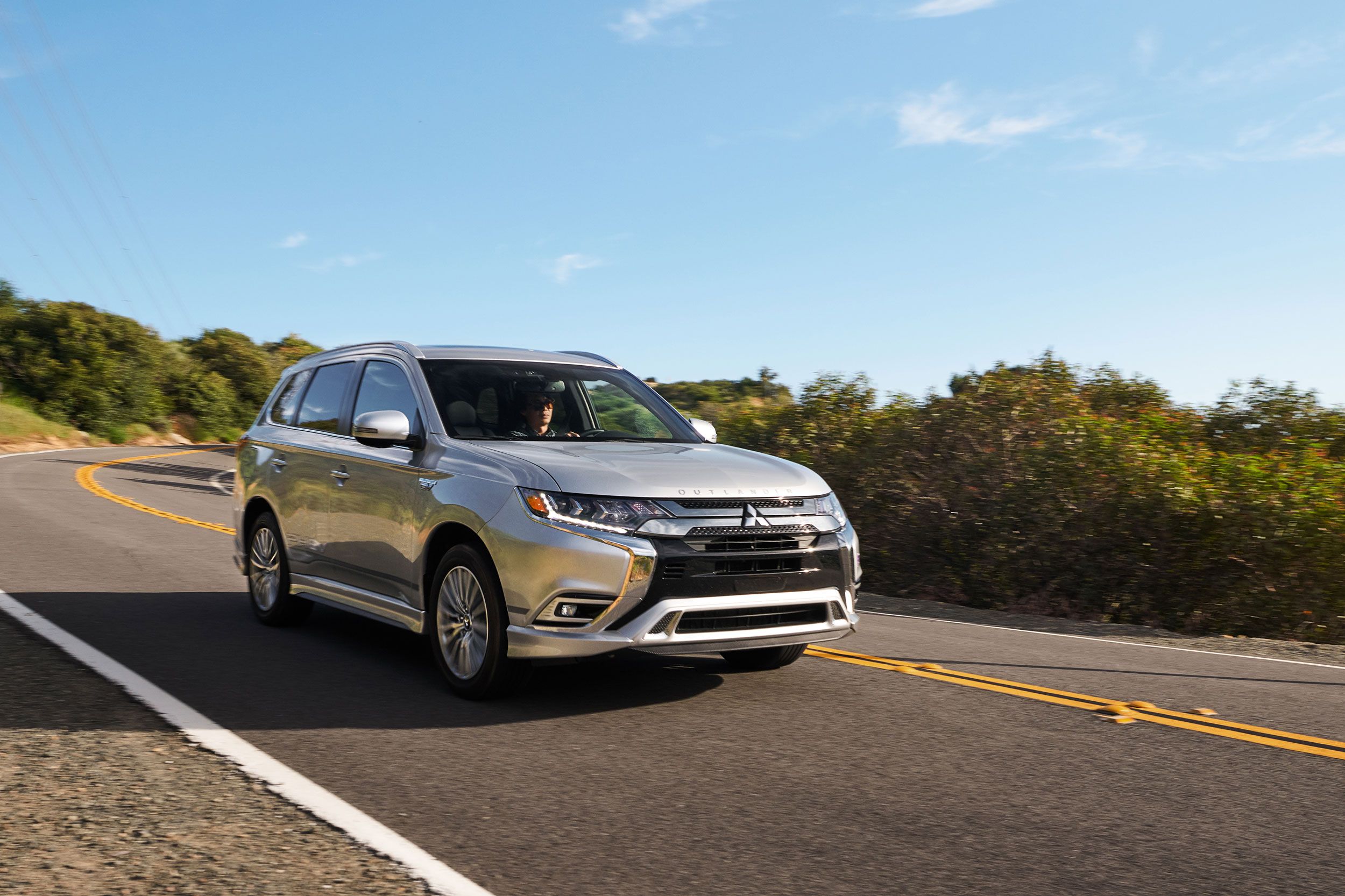 2021 Mitsubishi Outlander Review, Pricing, and Specs