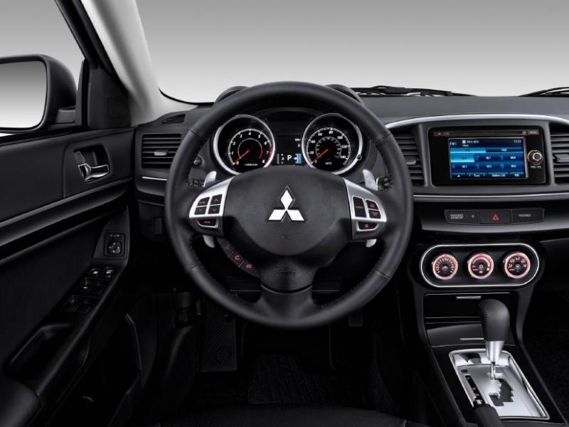 2014 Mitsubishi Lancer Sportback Interior