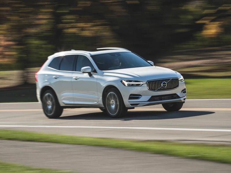 2018 Volvo XC60 Review, Pricing, and Specs