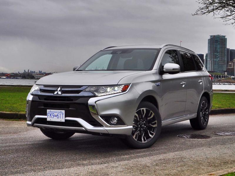 2018 Mitsubishi Outlander PHEV First Drive Review | AutoTrader.ca