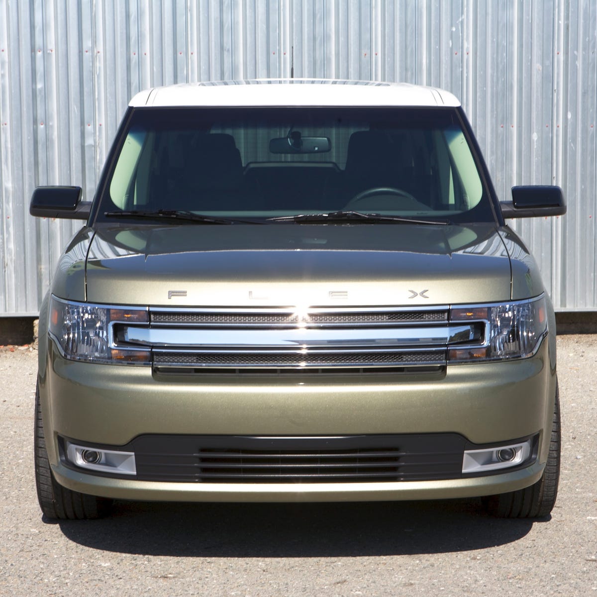 2013 Ford Flex SEL AWD review: Ford Flex wraps clever tech in boxy, retro  style - CNET
