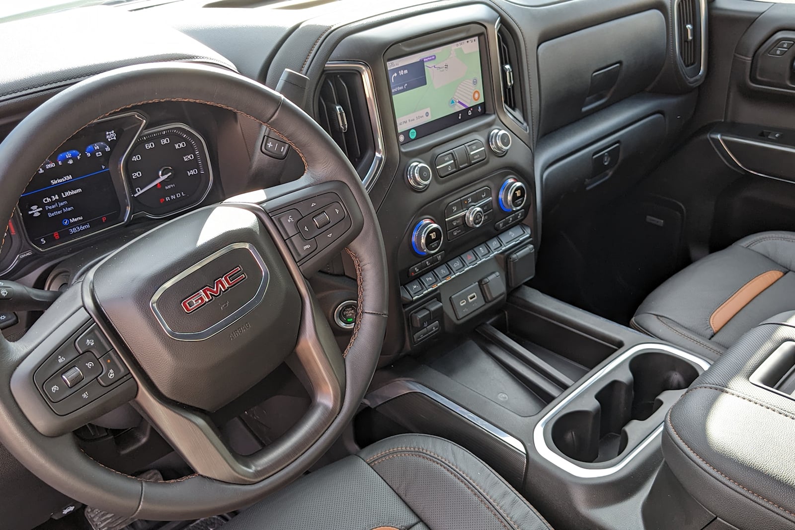 2022 GMC Sierra 1500 Limited Interior Dimensions: Seating, Cargo Space &  Trunk Size - Photos | CarBuzz