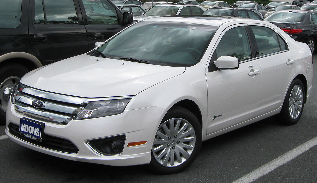 File:2010 Ford Fusion Hybrid 2 -- 08-21-2009.jpg - Wikimedia Commons