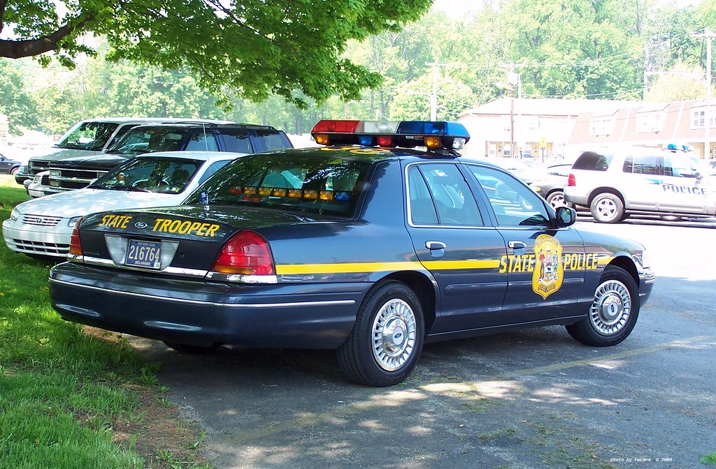 Delaware State Police - 1998 Ford Crown Victoria (2004 pho… | Flickr