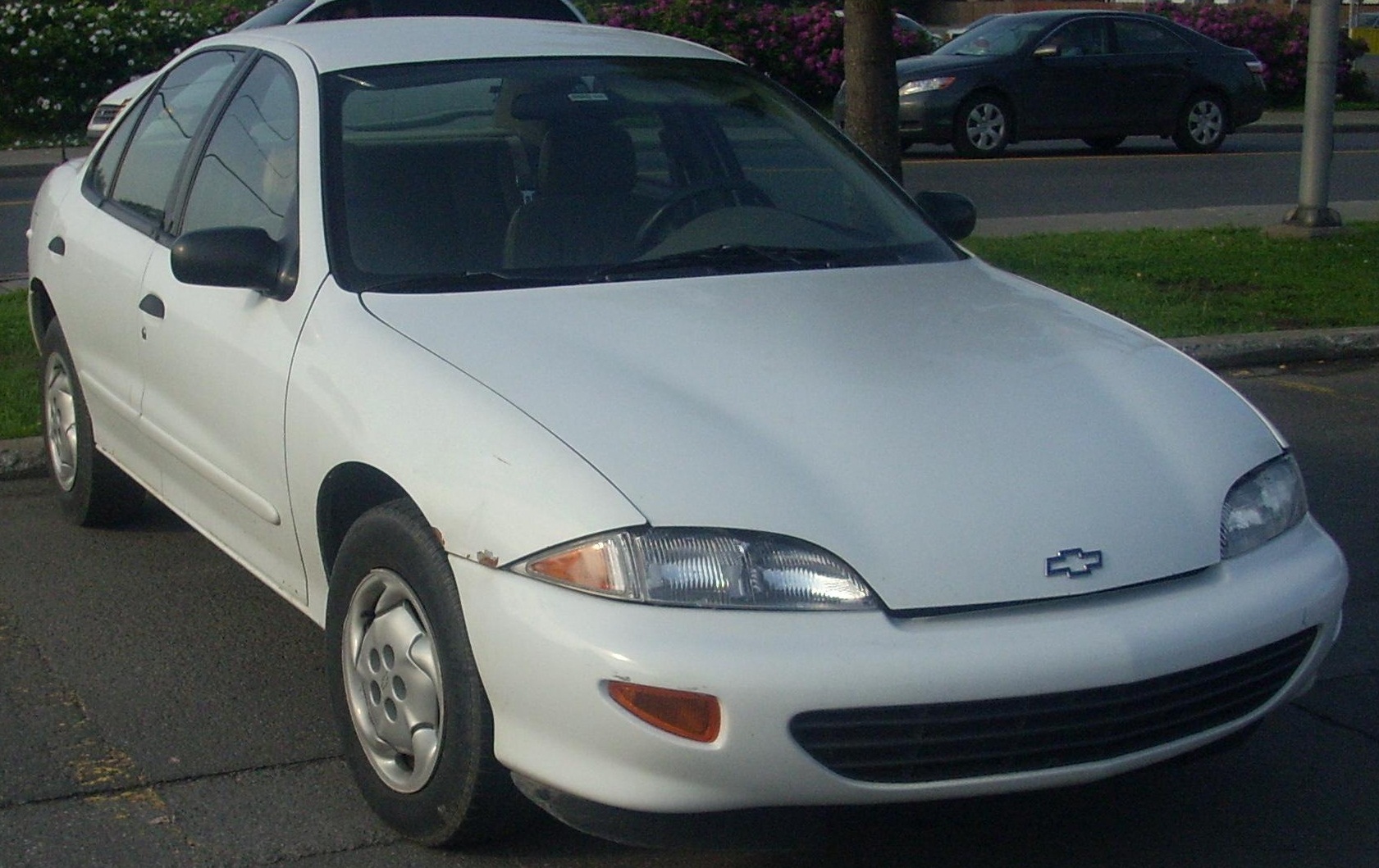 File:1995-98 Chevrolet Cavalier Sedan.JPG - Wikimedia Commons