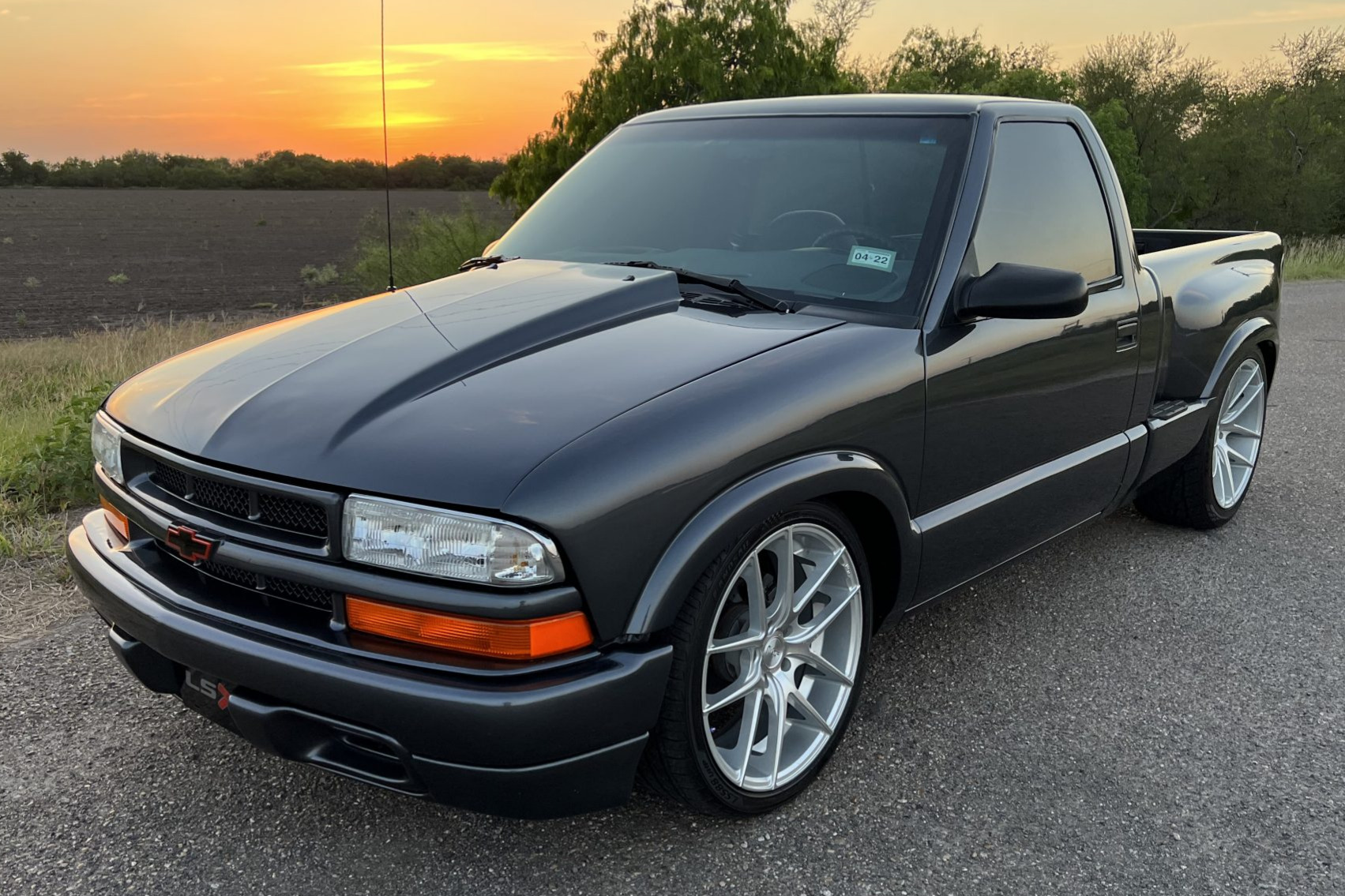 LS1-Powered 1999 Chevrolet S-10 Stepside for sale on BaT Auctions - sold  for $17,750 on May 5, 2022 (Lot #72,441) | Bring a Trailer