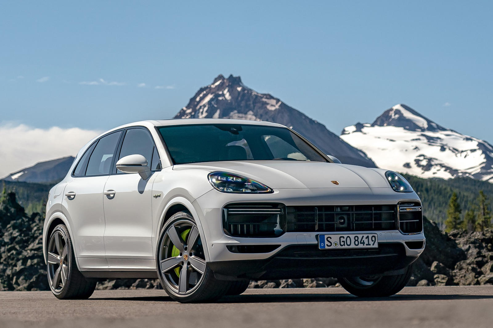 2022 Porsche Cayenne E-Hybrid: Review, Trims, Specs, Price, New Interior  Features, Exterior Design, and Specifications | CarBuzz