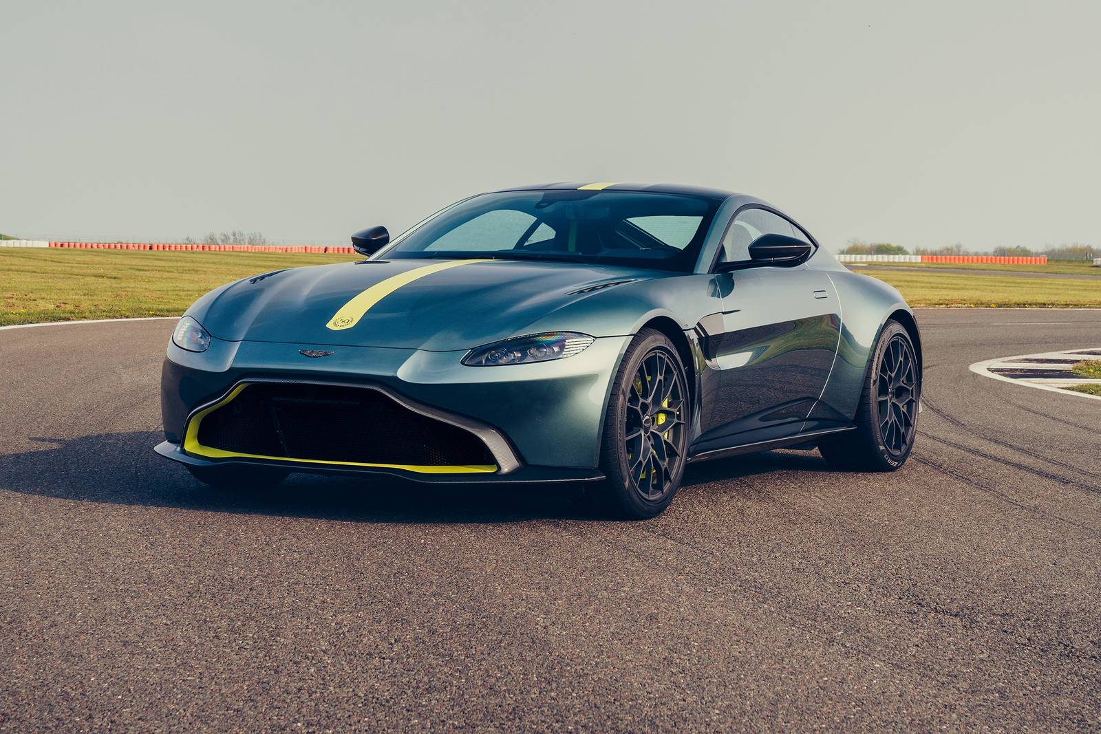 2020 Aston Martin Vantage Review & Ratings | Edmunds