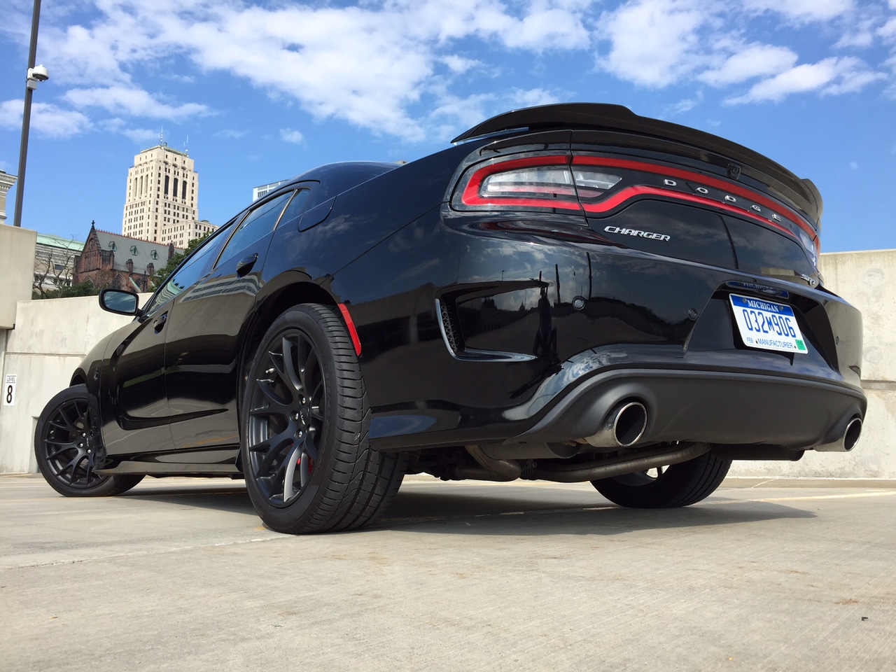 2015 Dodge Charger SRT Hellcat VIDEO REVIEW