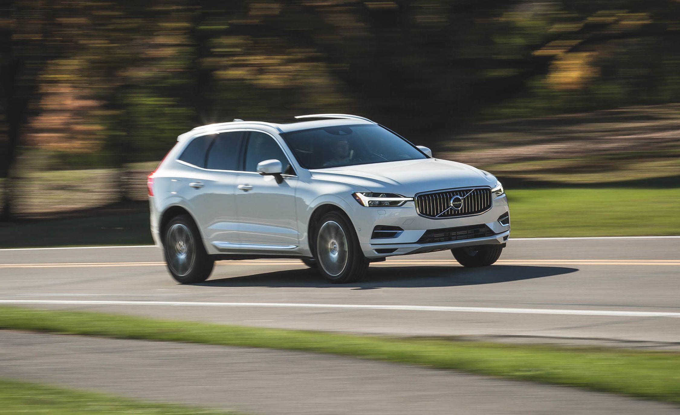 2018 Volvo XC60 Review, Pricing, and Specs