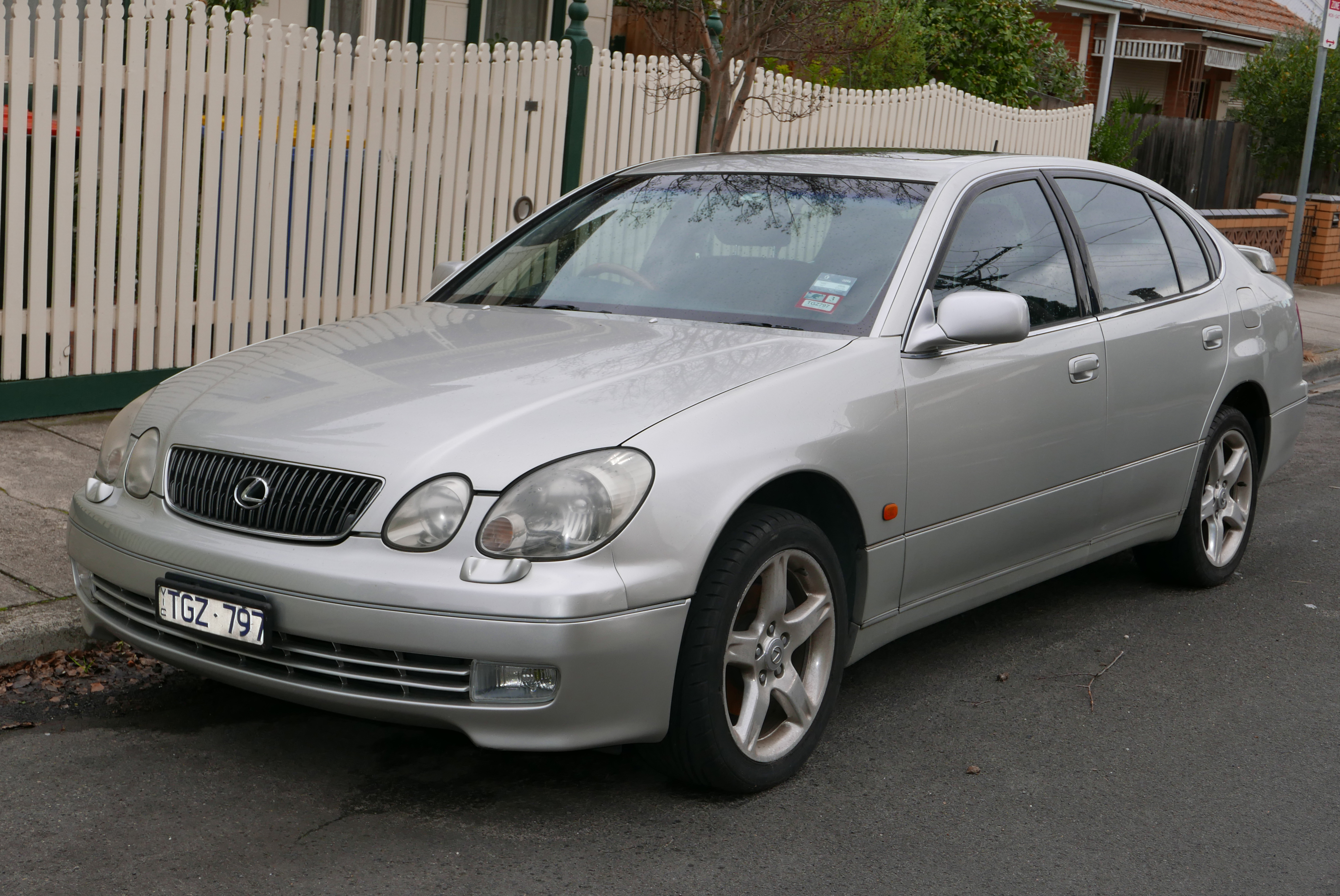 File:2002 Lexus GS 300 (JZS160R MY02) sedan (2015-07-24) 01.jpg - Wikimedia  Commons