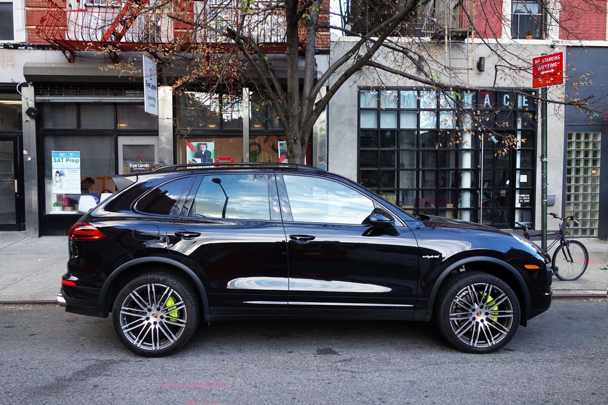 Down on Diesel? The 2016 Porsche Cayenne S E-Hybrid Is a Greener Pasture -  Bloomberg
