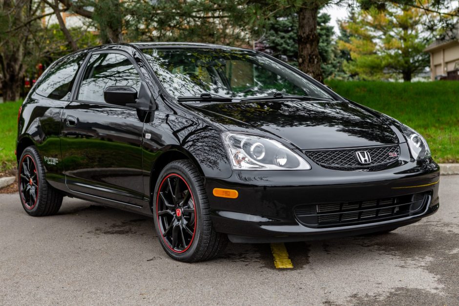 No Reserve: 4,900-Mile 2003 Honda Civic Si for sale on BaT Auctions - sold  for $25,000 on May 29, 2022 (Lot #74,760) | Bring a Trailer
