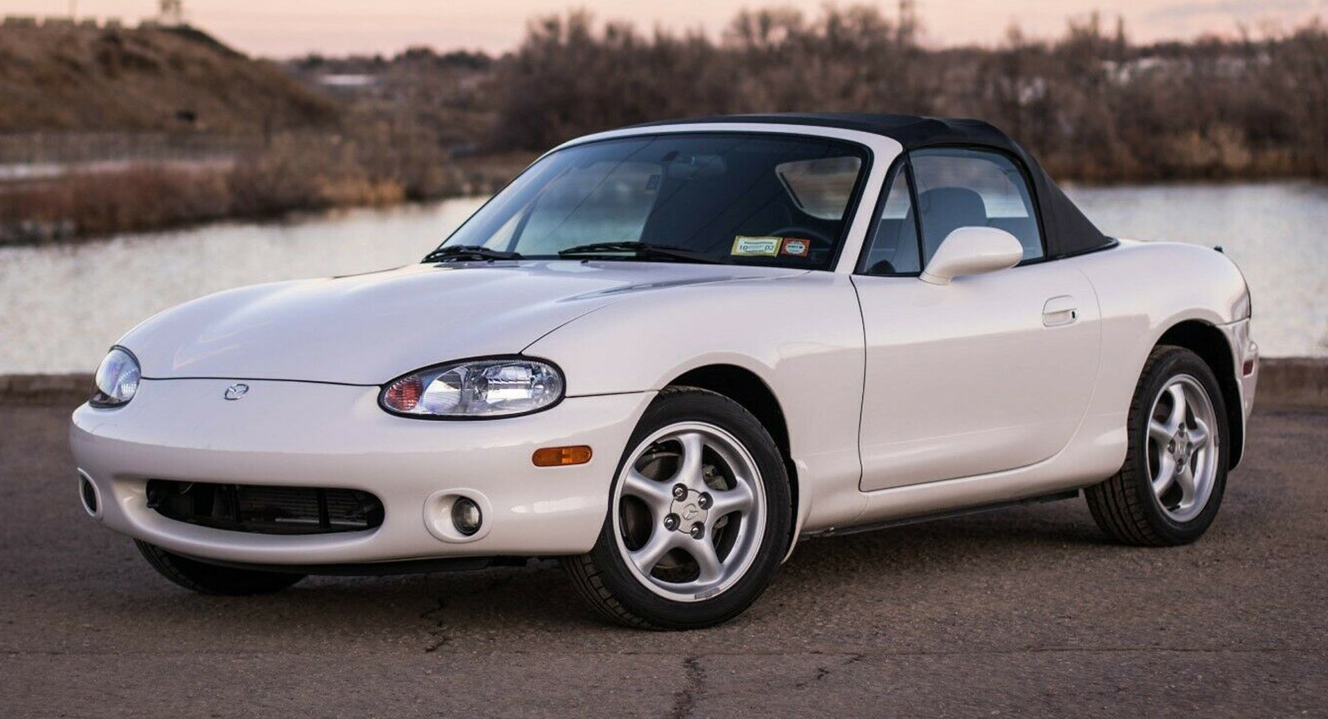 Get Ready For Summer With This 20 Year Old, 1,200 Mile Mazda MX-5 Miata |  Carscoops
